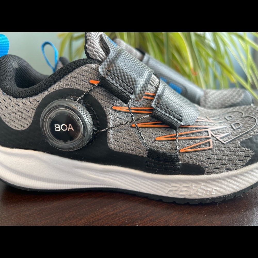 Kids New Balance Feulcore Reveal tennis shoes.  Size 1.5